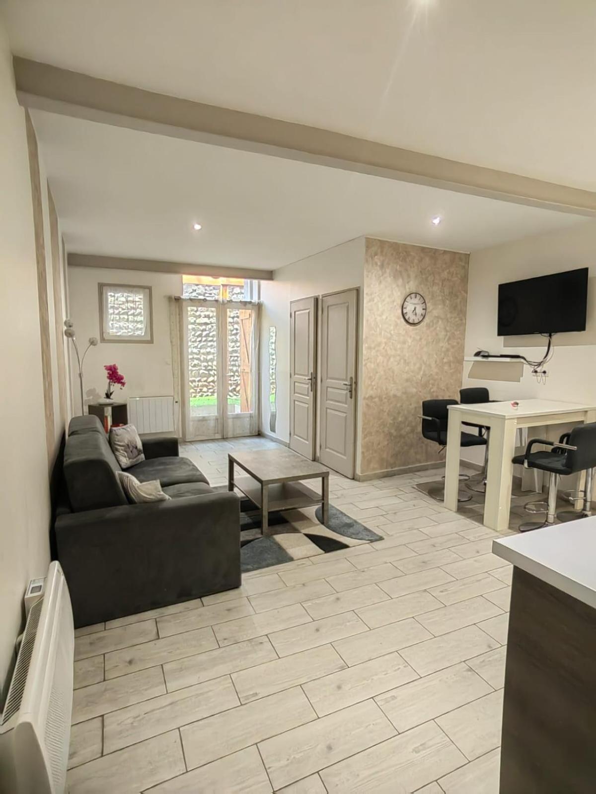 Appartement A Valence ヴァランス エクステリア 写真